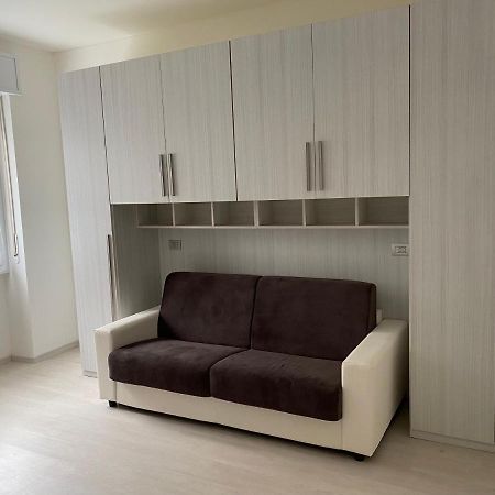 First Home Milan Luaran gambar