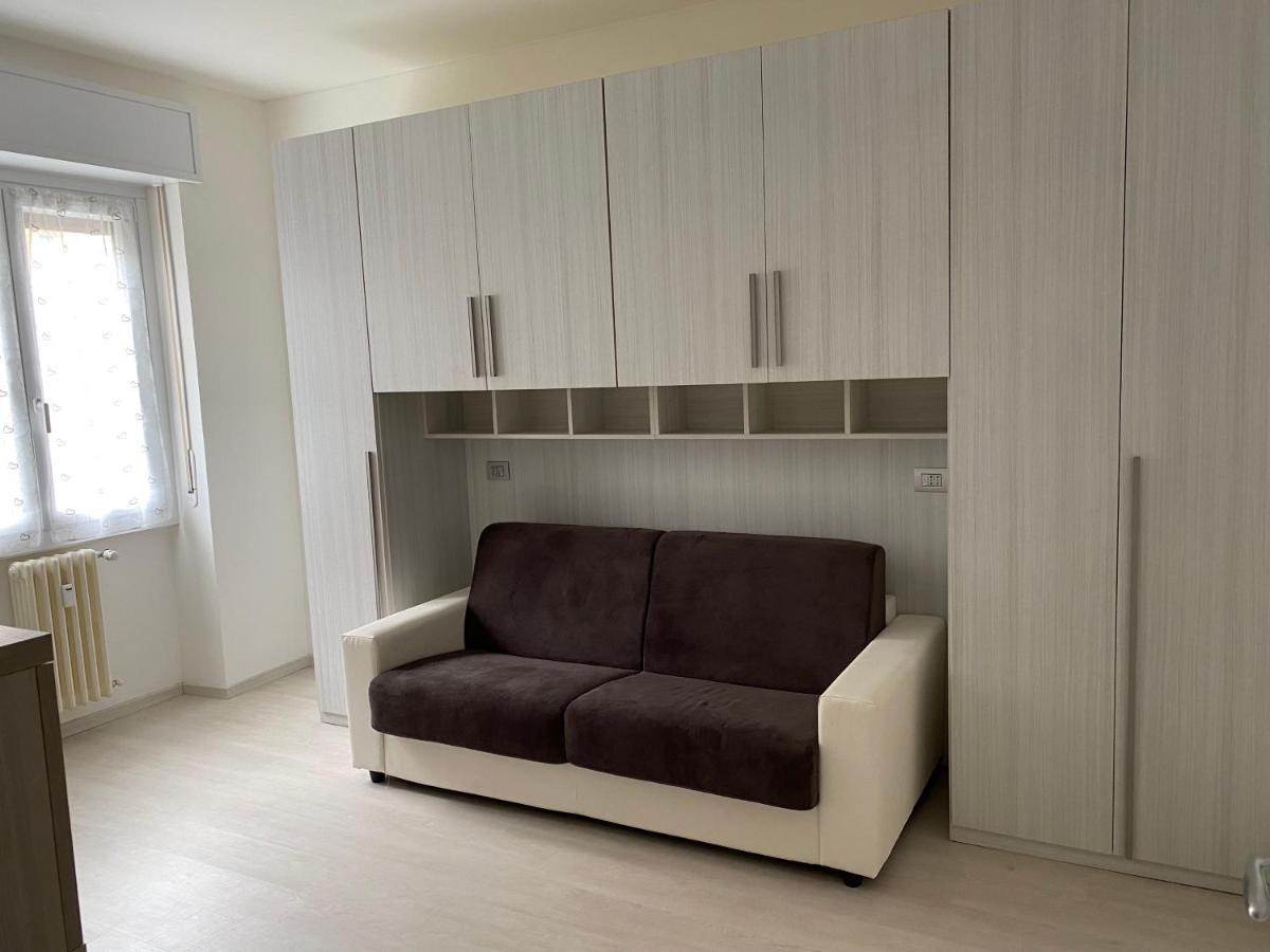 First Home Milan Luaran gambar